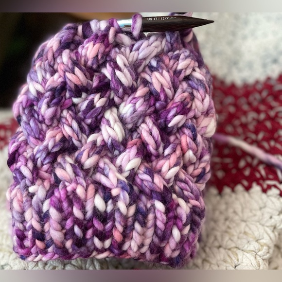 Hand Crafted 100%Merino Wool Cable Knit Hat small adult/teen blueberry cream - Picture 3 of 3